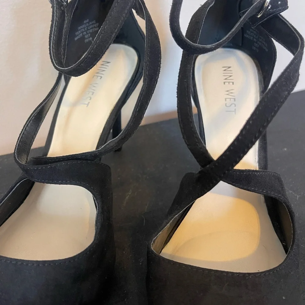 Nine West Zip Suede Heels Black Shoes 8 m Designer Dress Up Fashion High Tall - Picture 2 of 7